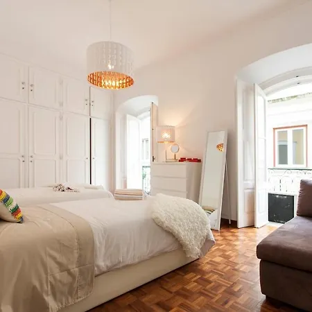 Pensjonat Ginjinha House - 4 - Bairro Alto - With Ac! 3*